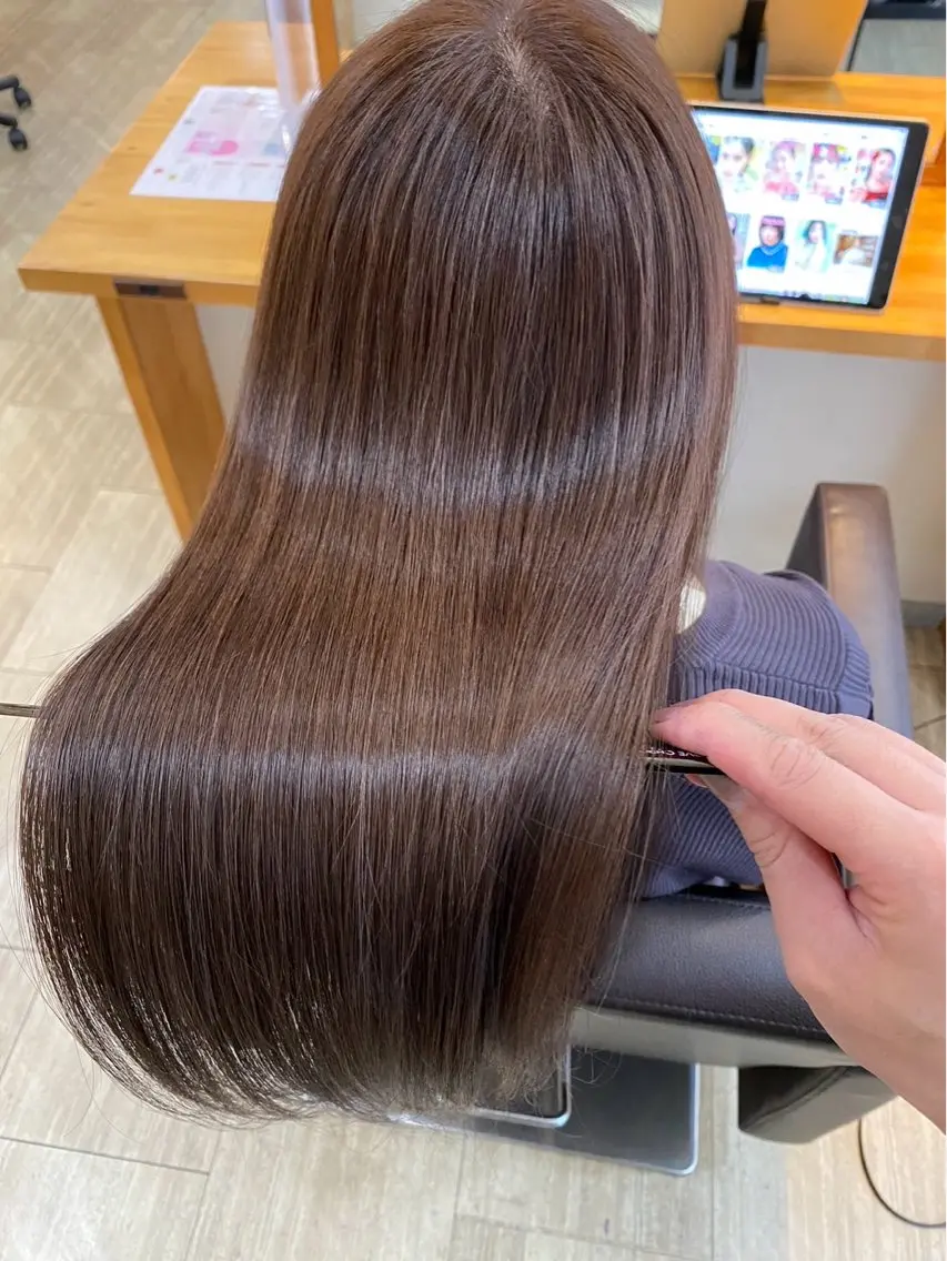 ロング 髪質改善 トリートメント 東 麻祐子のヘアスタイル