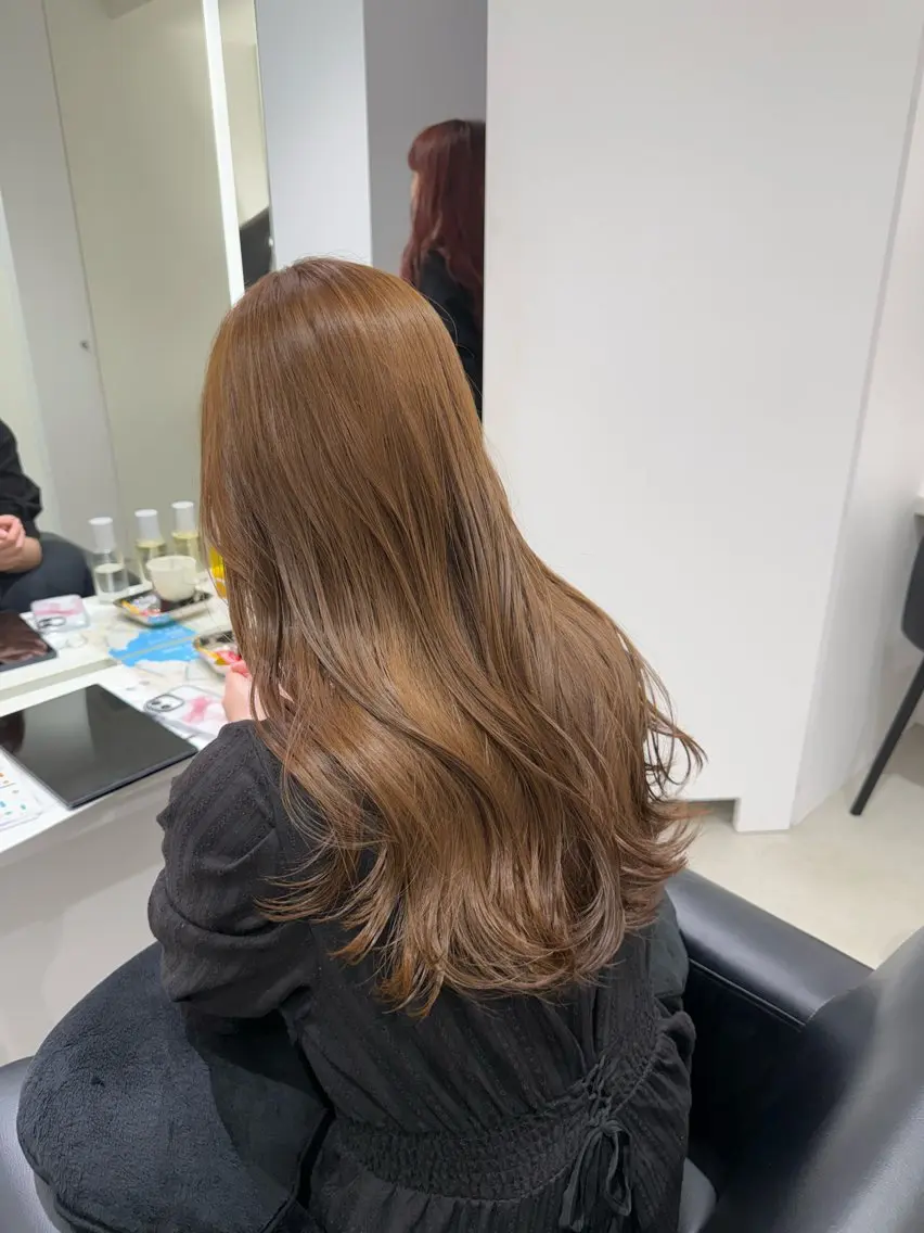 ロング カラー ベージュカラー オリーブベージュ やま/トレンドカラー /カットのヘアスタイル