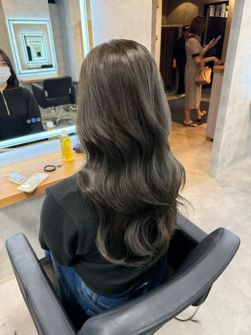 ロング カラー ヘアアレンジ カット ヘアカラー トリートメント レイヤー×透明感カラ ーHAYATOのヘアスタイル