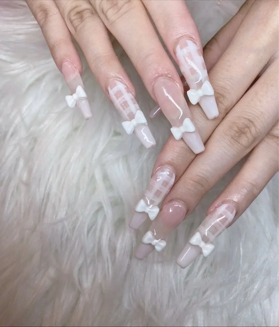 ネイル フレンチネイル ジェルネイル 韓国ネイル マグネットネイル 持ち込み ハンドネイル Royal nail_Mimiのネイルデザイン