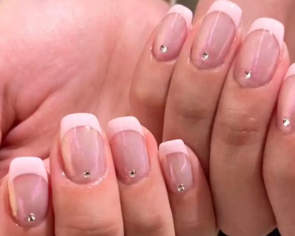 ネイル オーロラネイル フレンチネイル キラキラネイル ニュアンスネイル オフィスネイル ハンドネイル tamu nail 金町のネイルデザイン