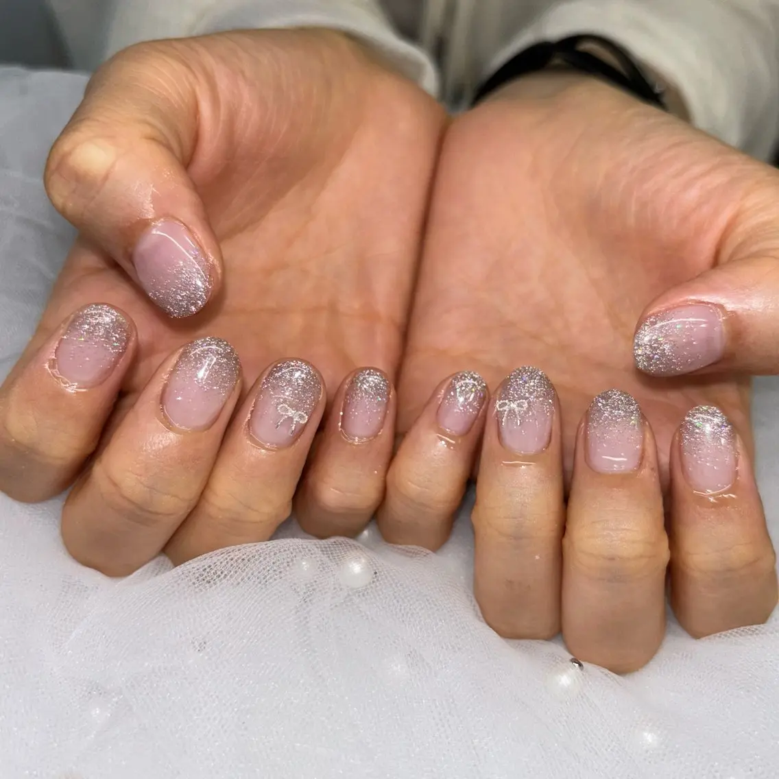 ネイル フラッシュネイル リボン シルバー ハンドネイル 荒巻 めいのネイルデザイン