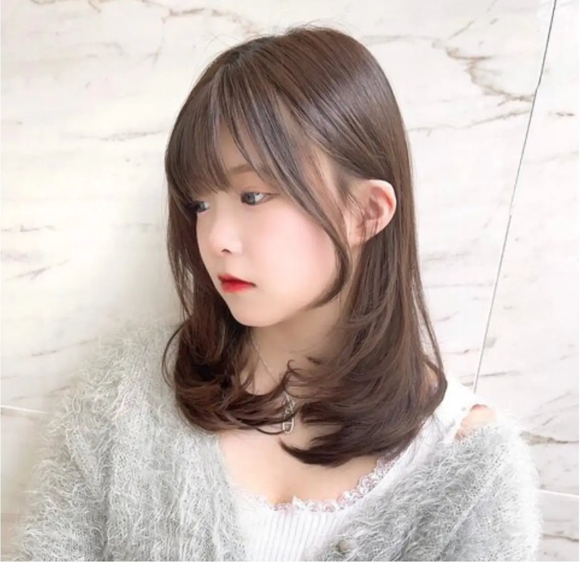 ミディアム ミディアムレイヤー レイヤーカット 梶 久菜乃のヘアスタイル