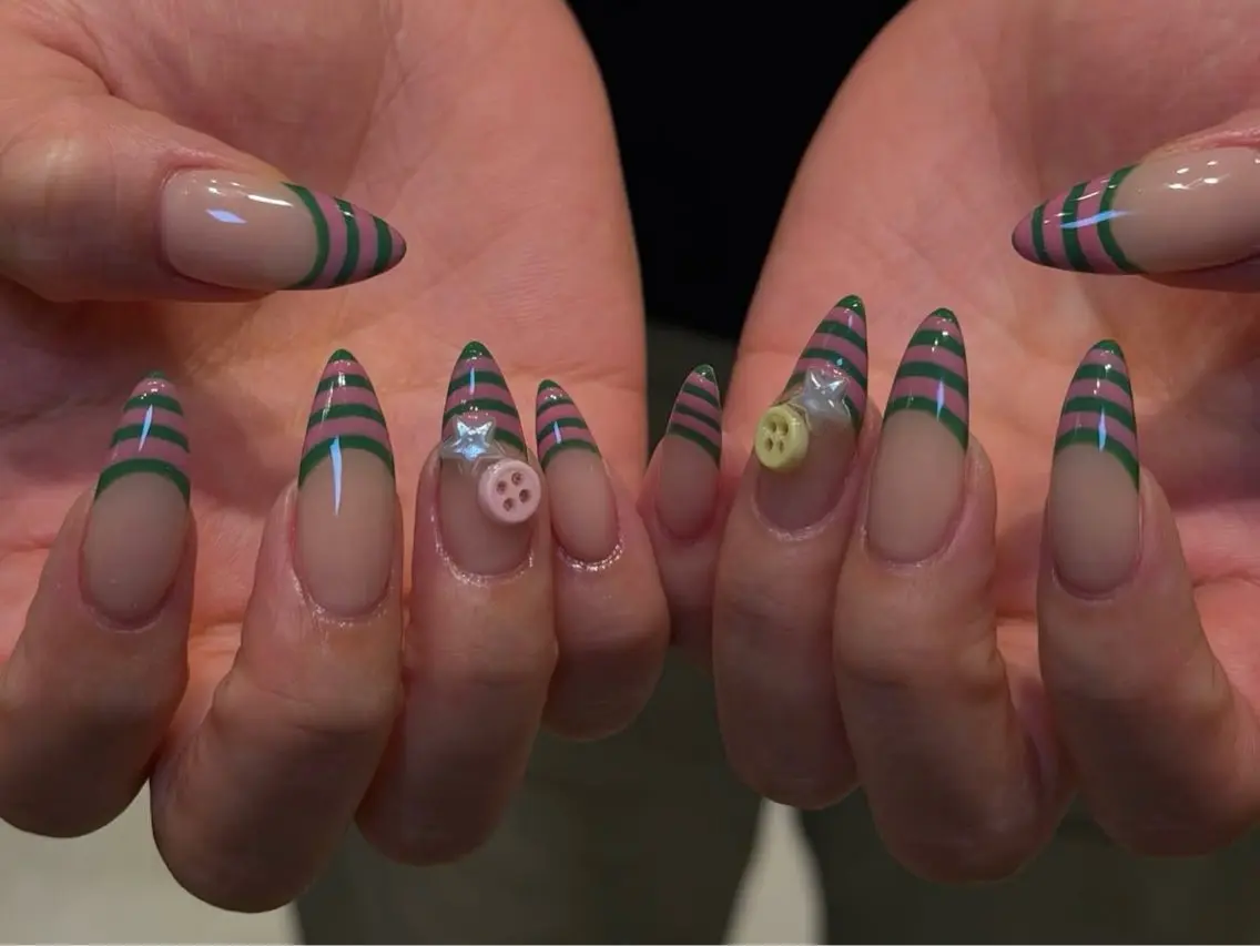 ネイル アートネイル オーロラネイル フレンチネイル ジェルネイル グラデーション ハンドネイル Sora  Nail Studioのネイルデザイン