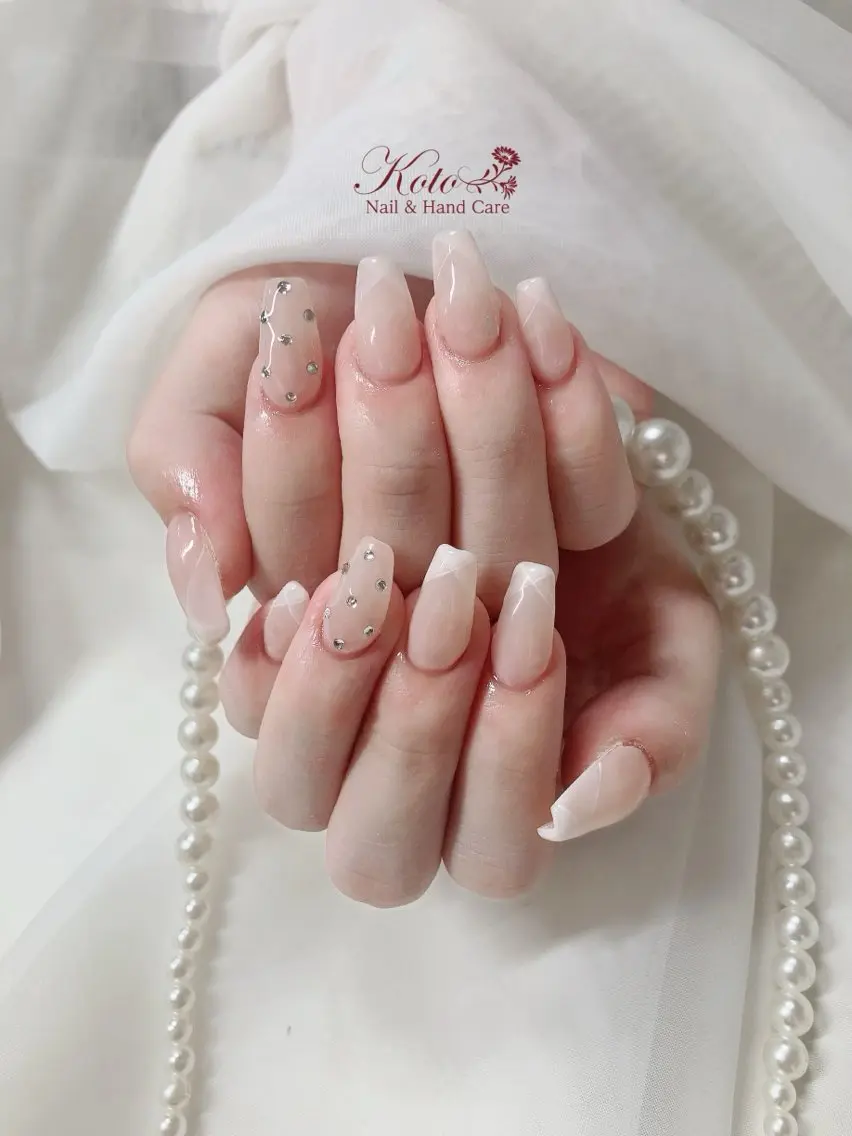 ネイル 長さ出し フレンチネイル ジェルネイル 持ち込み ニュアンスネイル ハンドネイル Nail Salon KOTOのネイルデザイン