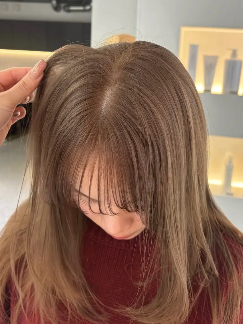 カラー ブリーチ 服部 沙弥佳のヘアスタイル