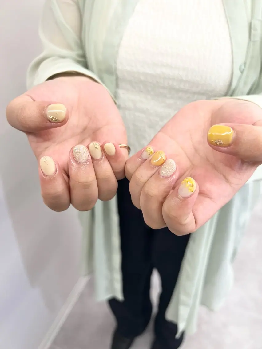 ネイル ジェルネイル ゴールド グリーン マグネットネイル ミラーネイル ハンドネイル ハンドケア Bana_ Nailのネイルデザイン
