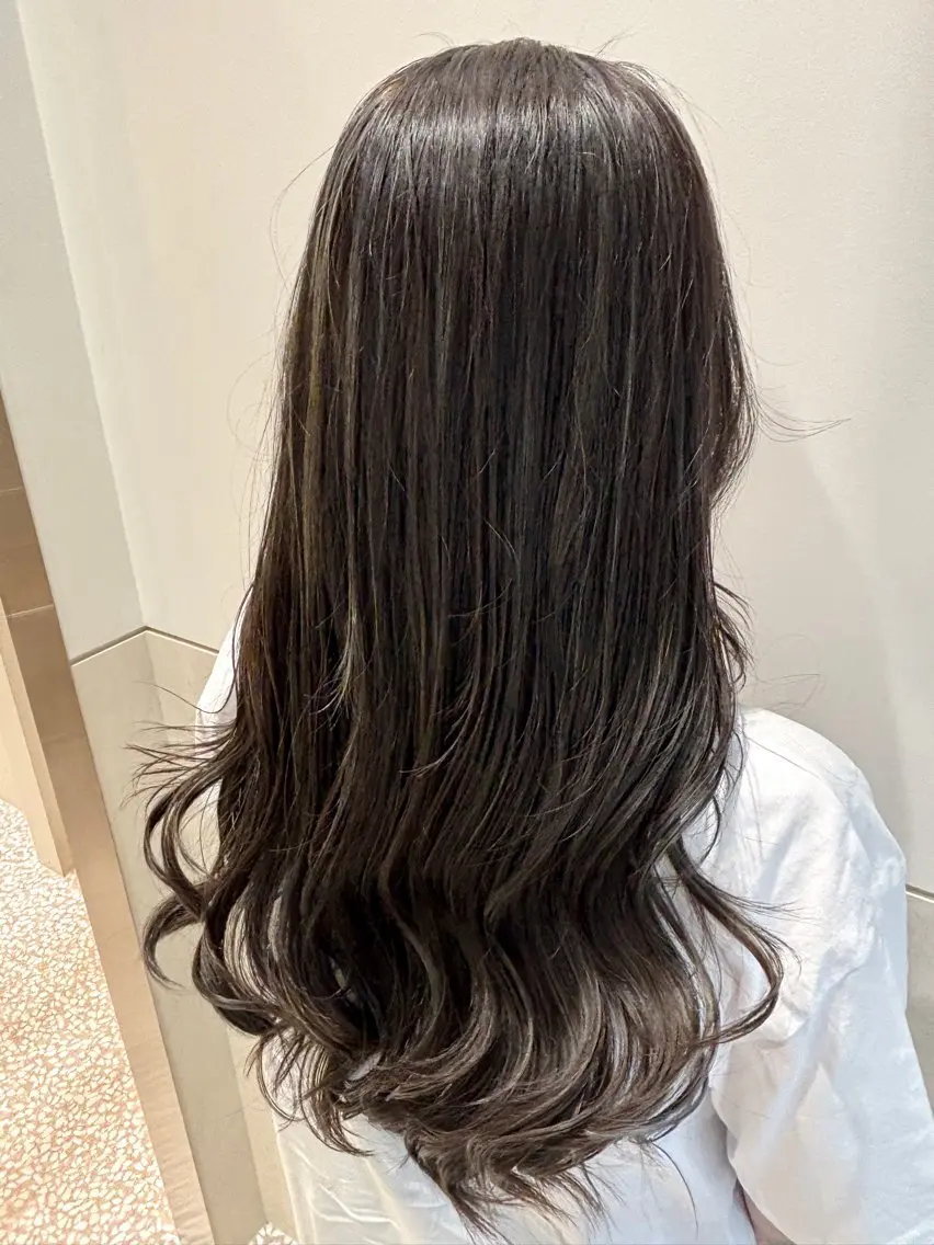ロング ハイライト ヘアカラー kazufumi ..のヘアスタイル