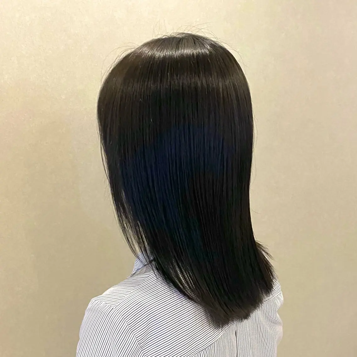 ミディアム カラー 黒髪 ブルーカラー ブルーブラック Forest. kanako🕊️のヘアスタイル