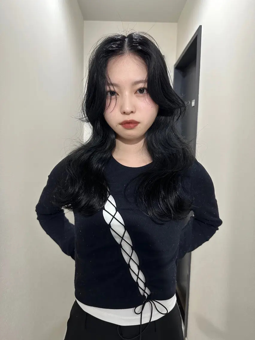 ロング カラー 黒髪 レイヤーカット 桒村 沙綾のヘアスタイル