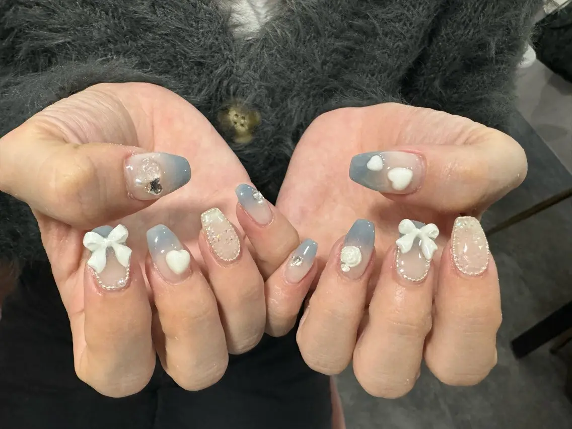 ネイル LAVISH 大和店 emi･:*+のネイルデザイン
