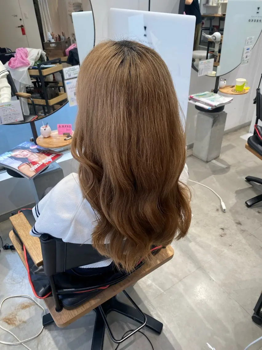 ロング APREKO 葵のヘアスタイル