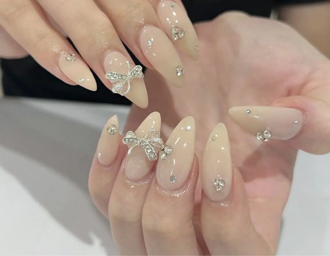 ネイル グラデーション ラメ(グリッター) マグネットネイル ミラーネイル ニュアンスネイル ハンドネイル Lumi de nailsのネイルデザイン