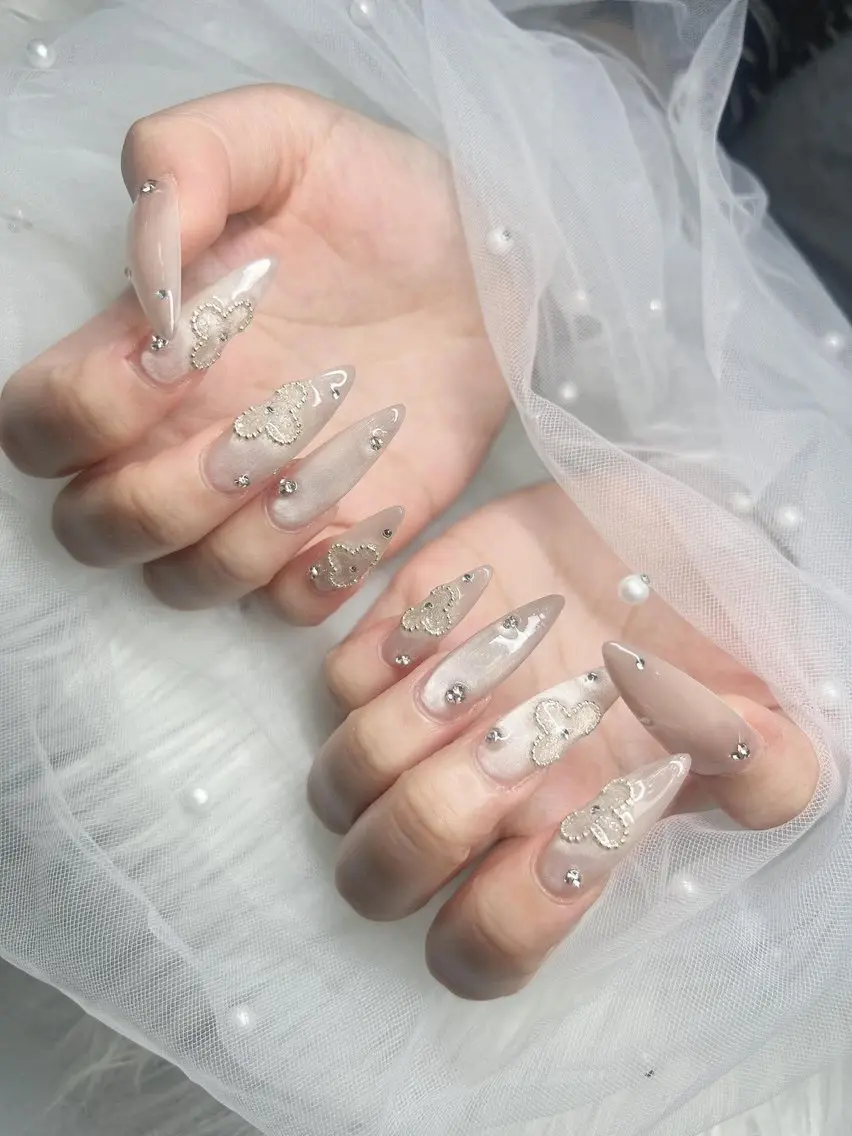 ネイル 長さ出し グラデーション 卒業式 キラキラネイル マグネットネイル ハンドネイル Lee Nailsのネイルデザイン