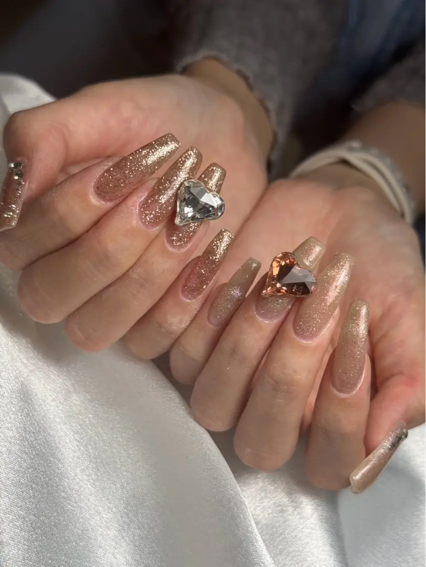 ネイル ハンドネイル LAVISH momoneのネイルデザイン