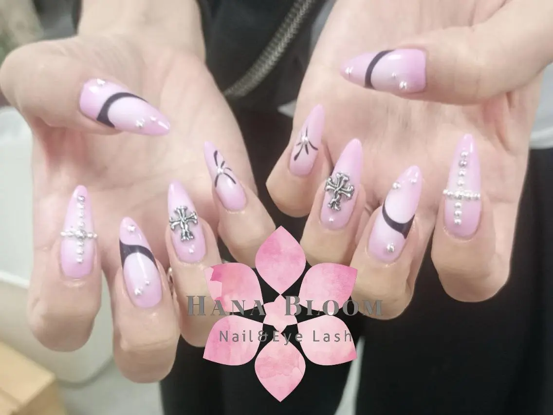 ネイル 長さ出し フットネイル フレンチネイル ジェルネイル ガーリー ハンドネイル ハンドケア Hana Bloom Nail Salonのネイルデザイン