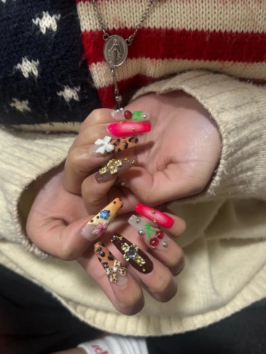 ネイル AMIKA🌹 Amaranthのマツエク・マツパデザイン