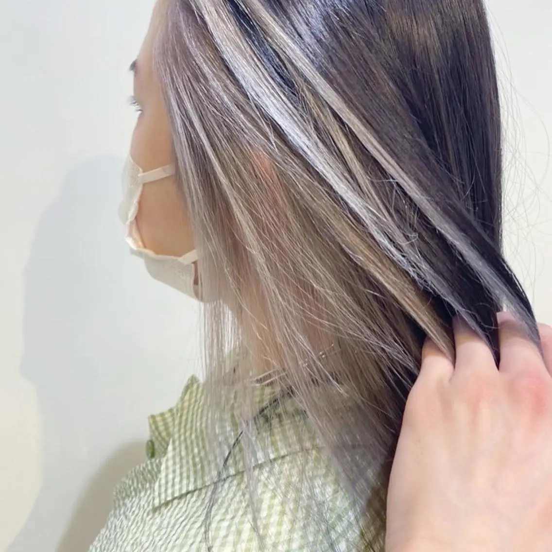 ミディアム 大阪ウルフカット ハッシュカットのヘアスタイル