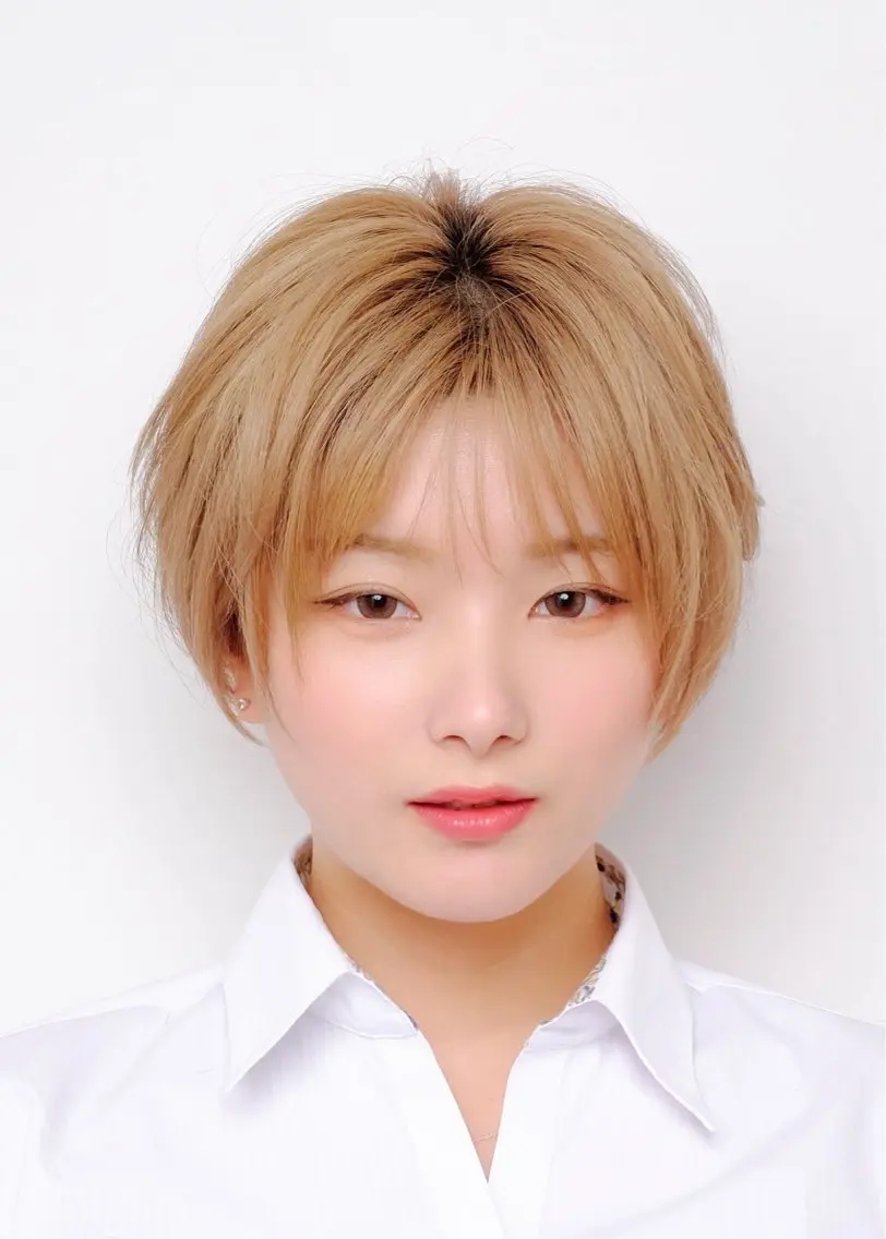 ショート シースルーバング カット コバヤシ リョウタのヘアスタイル