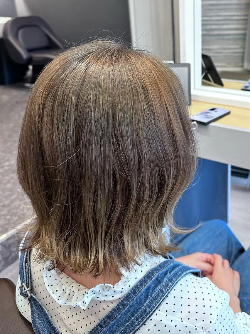 ミディアム カラー yasuka .のヘアスタイル