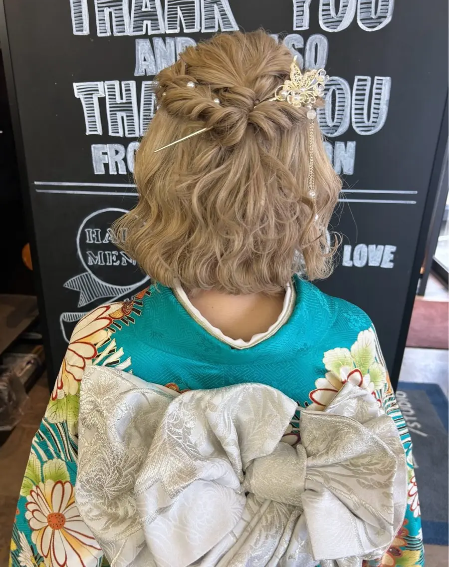 ヘアアレンジ 成人式 ハーフアップ 岡田 七海のヘアスタイル