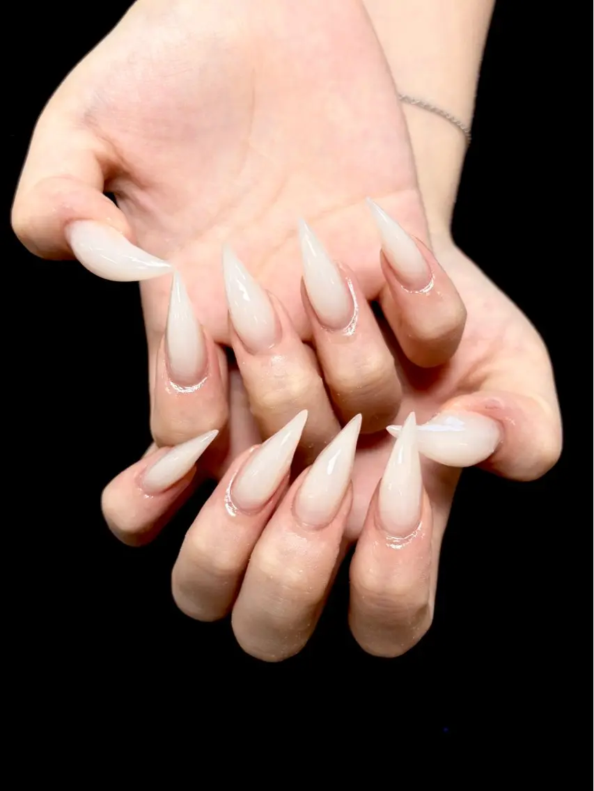 ネイル ハンドネイル ongles chicのネイルデザイン