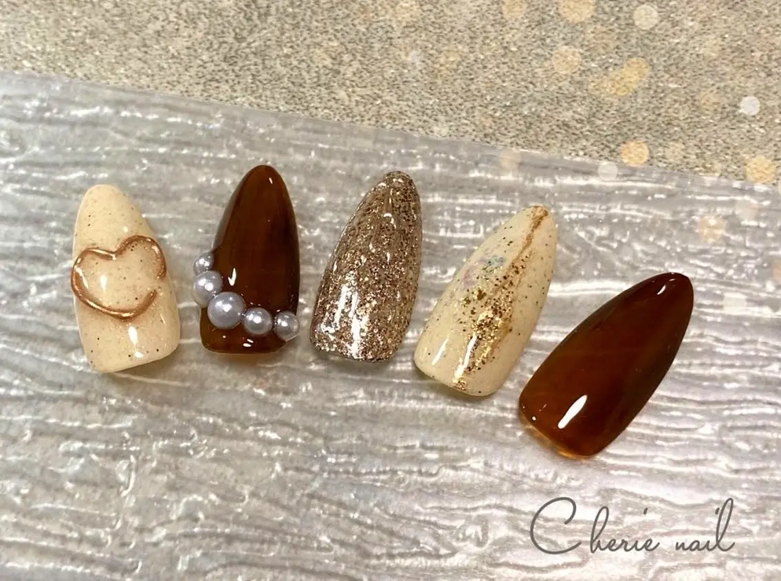 ネイル ジェルネイル ハート ミラーネイル バレンタイン ハンドネイル Cherienail yunaのネイルデザイン