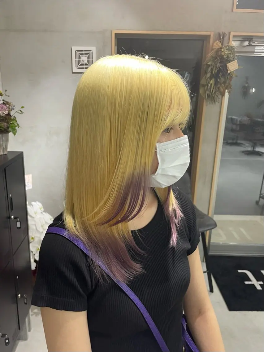 カラー ブロンド lit 松井乃愛のヘアスタイル