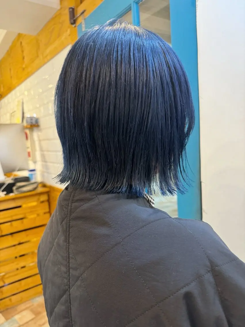 ショート カラー アッシュ ブリーチ ブルーカラー 透明感カラー ヘアカラー トリートメント KANA/ボブ/ インナーカラー/艶髪のヘアスタイル