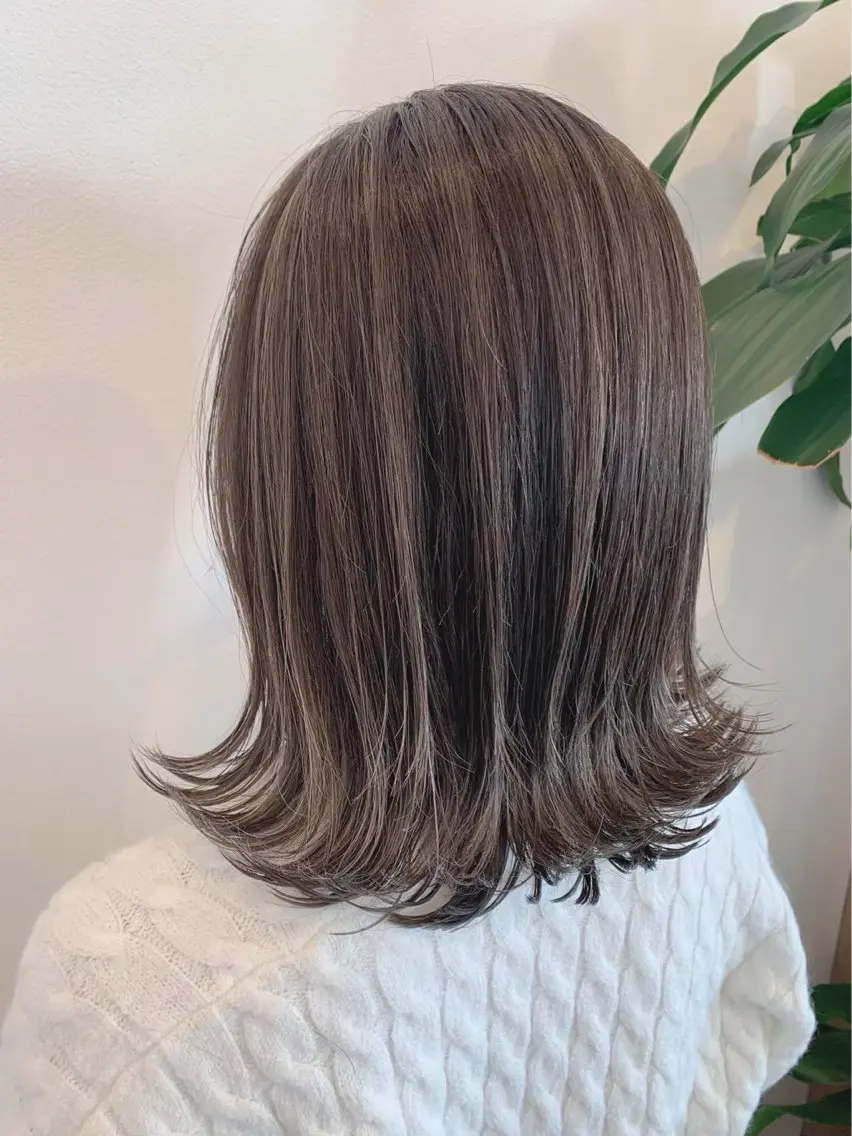 カラー ハイライトカラー 白石 心愛のヘアスタイル