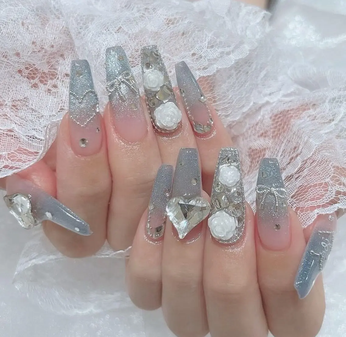 ネイル フレンチネイル ジェルネイル 韓国ネイル マグネットネイル マグネットフレンチ akina nailsのネイルデザイン