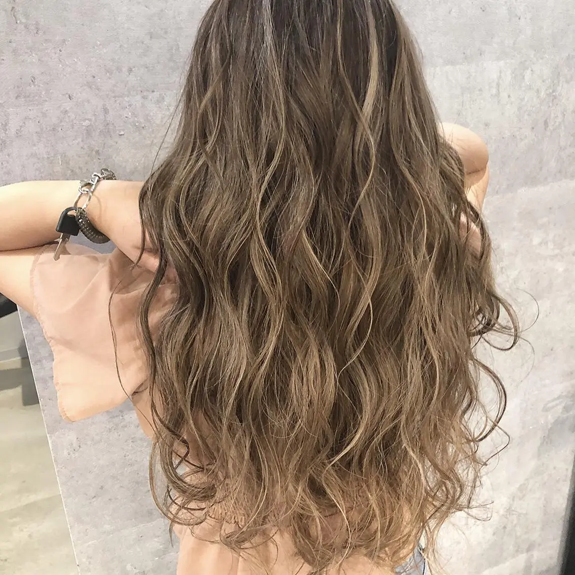 ロング カラー ハイライトカラー ハイライト ✨MiL✨ ✨心斎橋✨のヘアスタイル