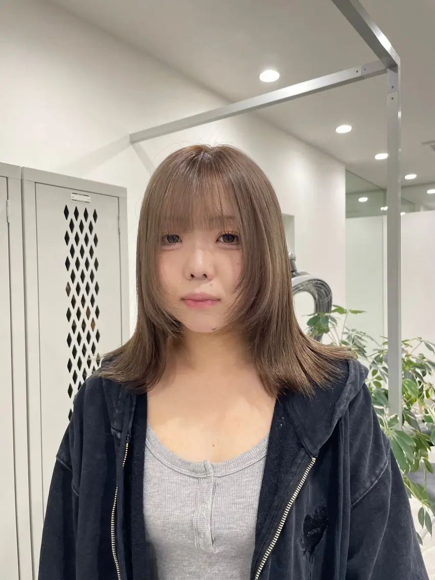 ミディアム カラー ベージュカラー ミルクティーベージュ カット ヘアカラー トリートメント ⭐トレンドカット&カ ラーCocoro🪿のヘアスタイル