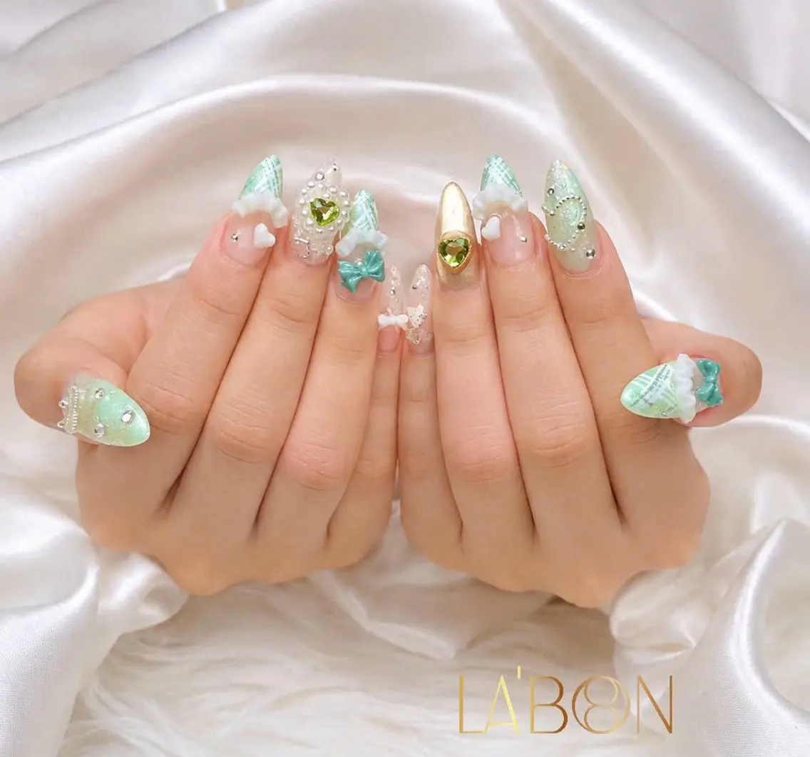 ロング Hana✴︎ Labon Artのネイルデザイン