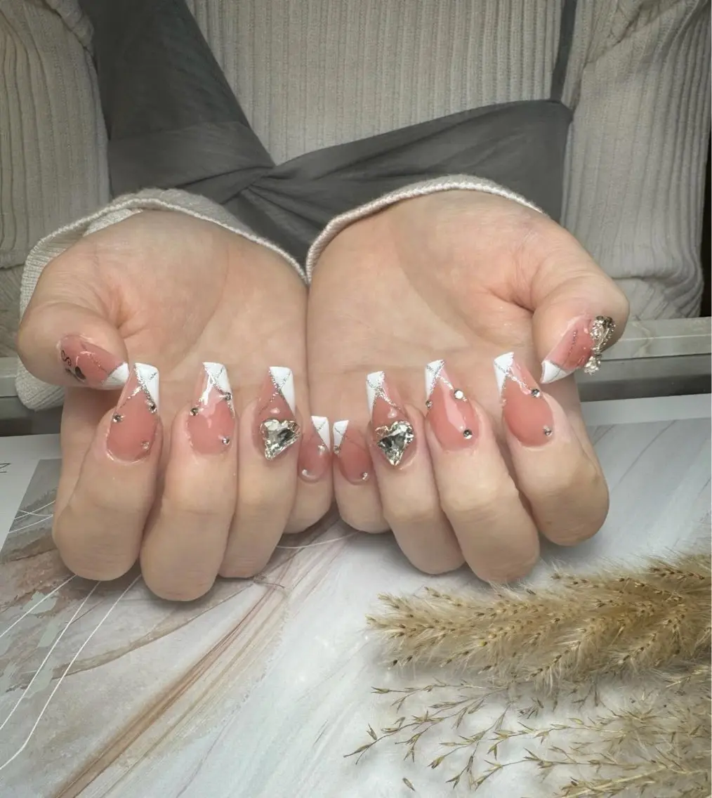 ネイル フレンチネイル ジェルネイル 韓国ネイル マグネットネイル マグネットフレンチ akina nailsのネイルデザイン