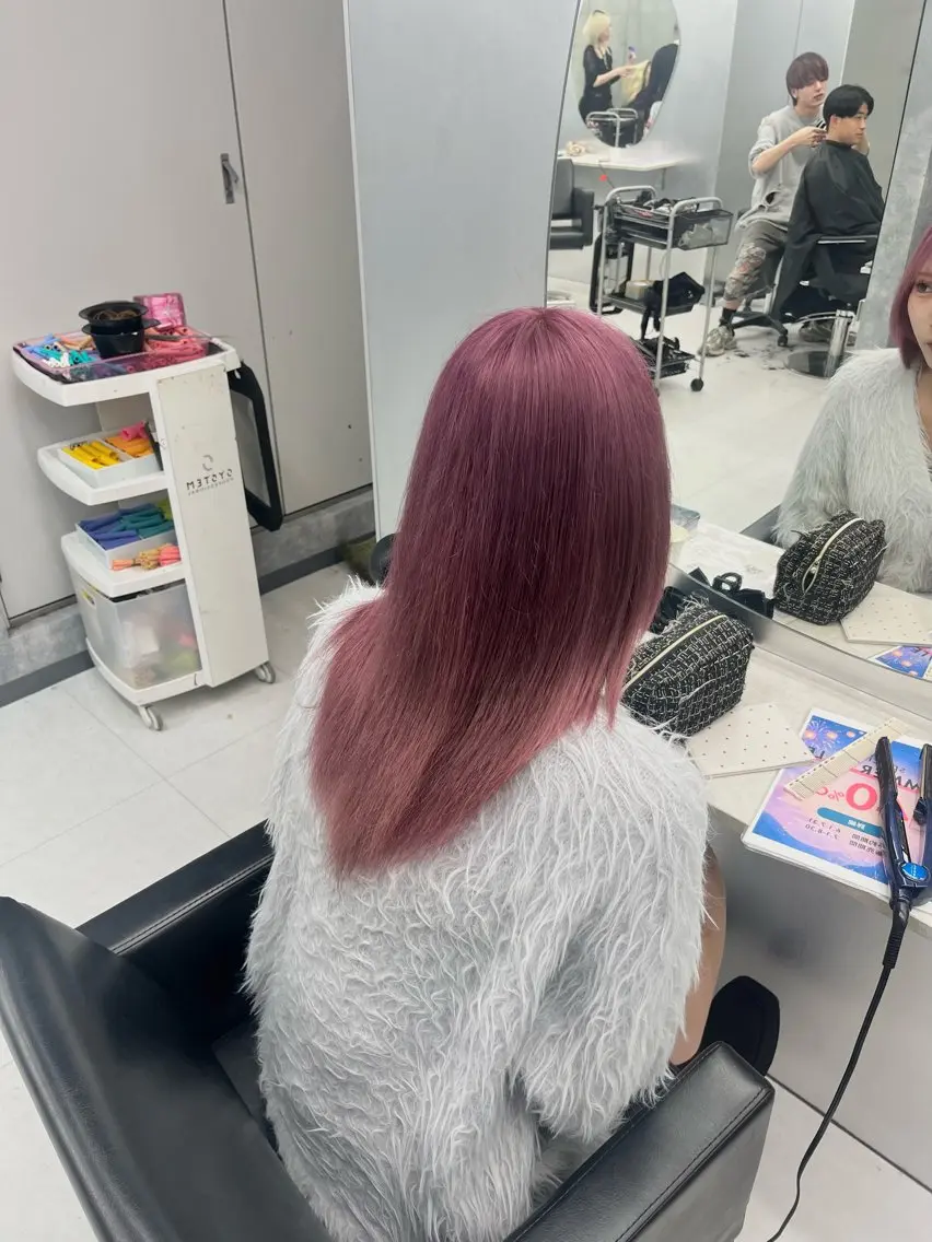 セミロング カラー ヘアカラー トリートメント ヘアセット 🌈推し活ハイトーン 🩵荒川結星のヘアスタイル