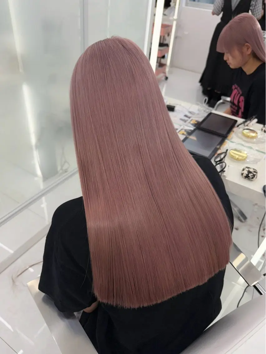 ロング ヘアカラー 韓国╱似合わせカラー 🤍𝑌𝑈𝑁𝐴のヘアスタイル