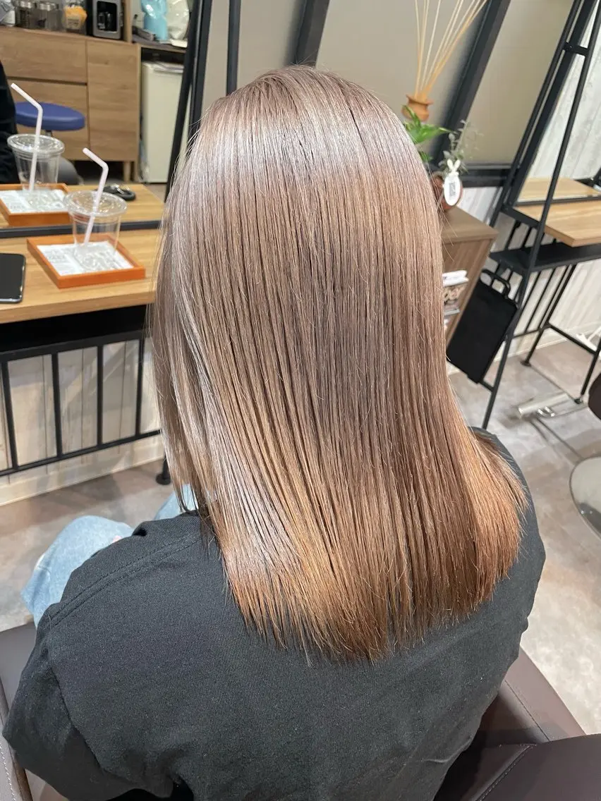 セミロング カット ヘアカラー ブリーチ特化🎖️ピ ンクカラー高橋さやかのヘアスタイル