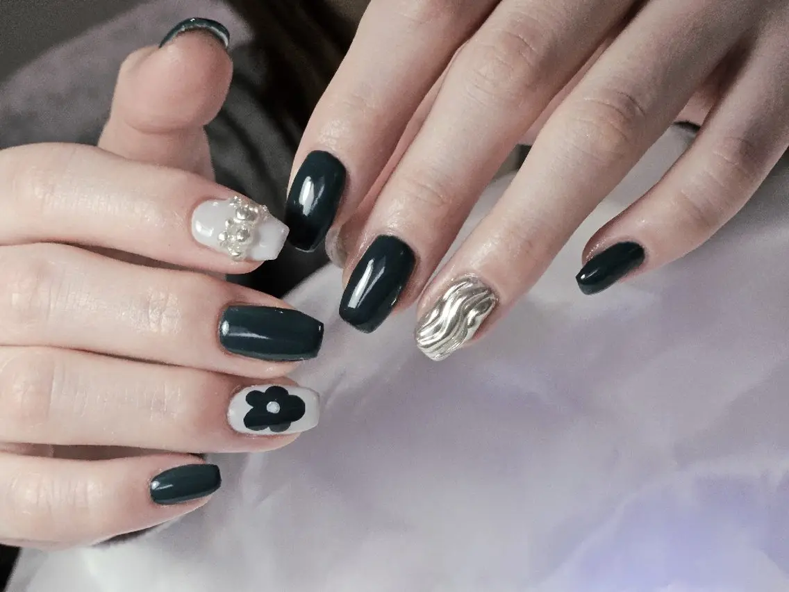 ネイル ハンドネイル Y. Reonaのネイルデザイン