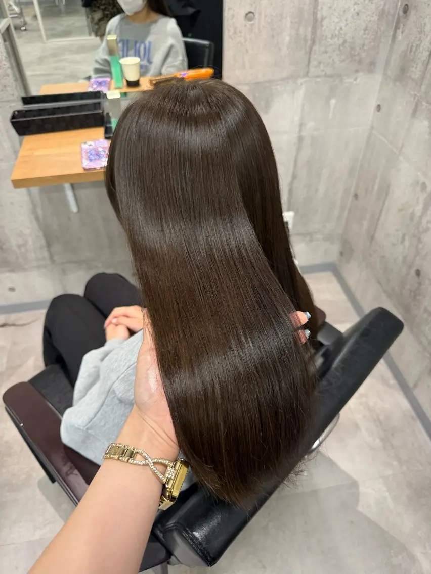 ロング ayano /レイヤー/艶カラーのヘアスタイル