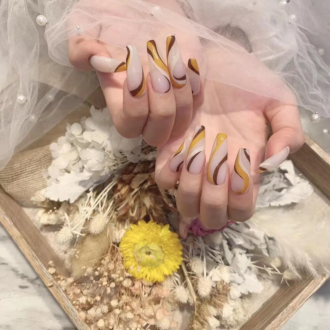 ネイル ブラウン 黄色 Babarla Nailのネイルデザイン