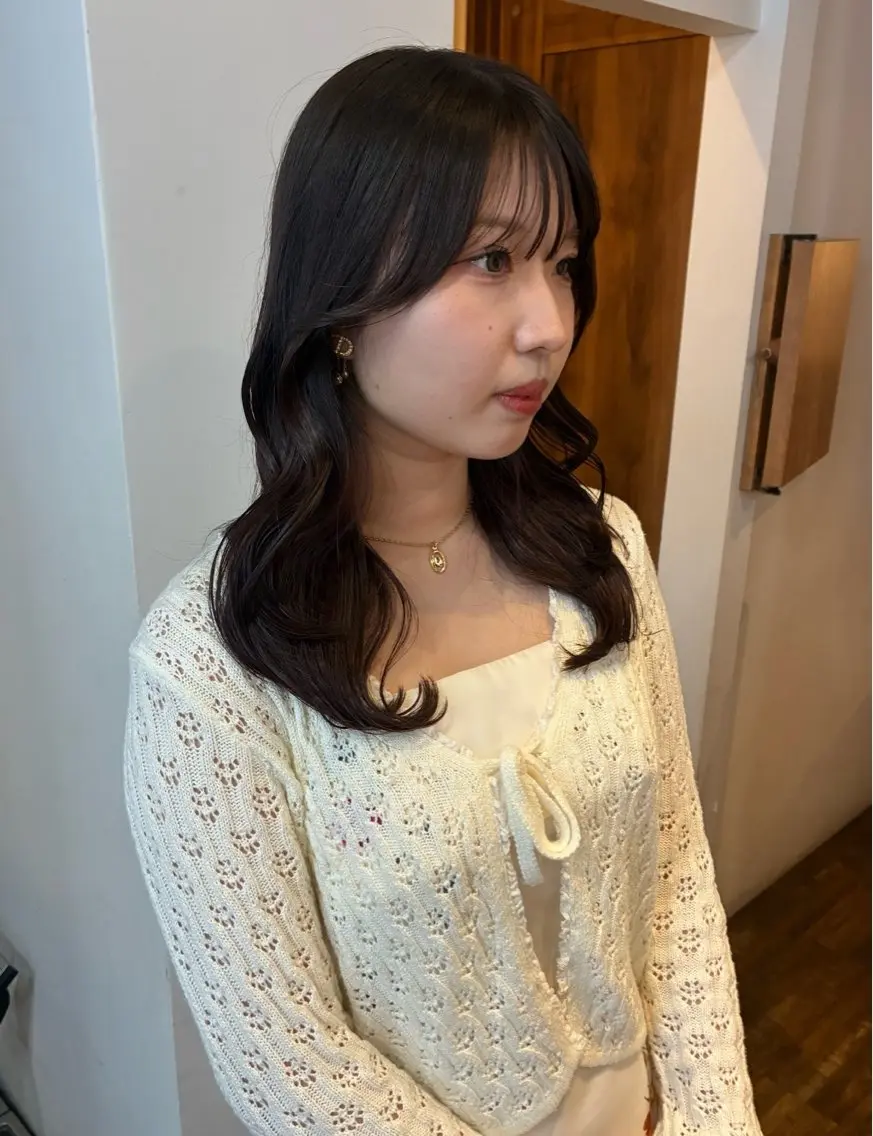 ミディアム ヘアカラー nacoハイトーン ベージュ🤍のヘアスタイル