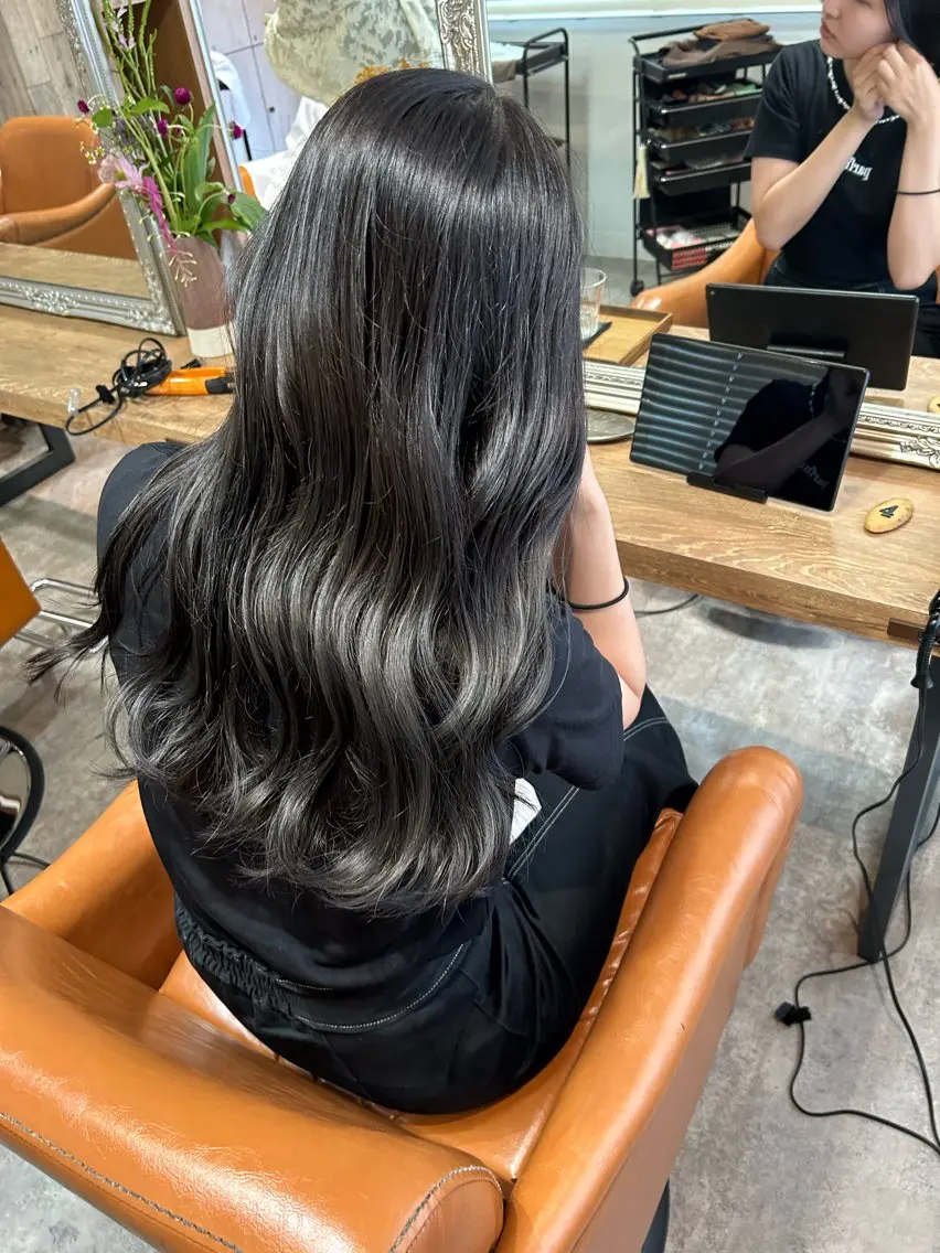 ロング カラー グレージュ HARE nene🐿🍡のヘアスタイル