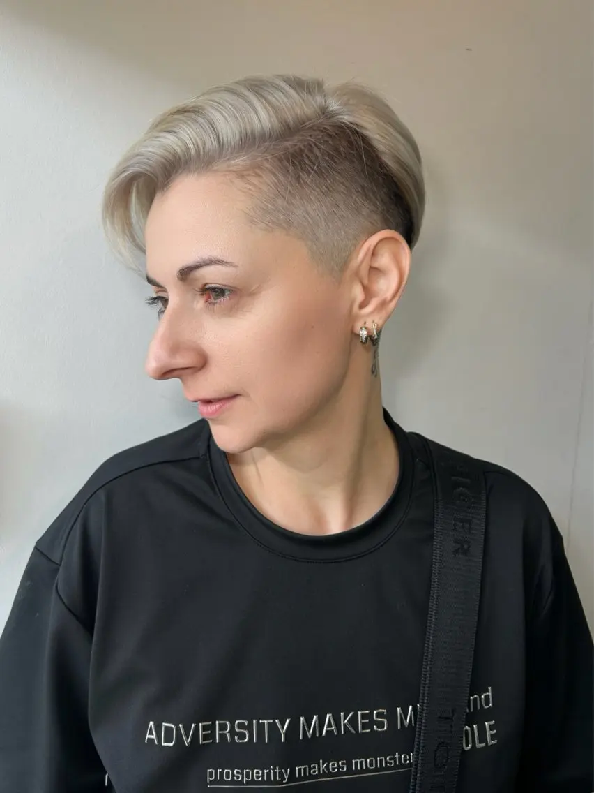 ショート カラー ハイトーンカラー ヘアカラー AKO .のヘアスタイル