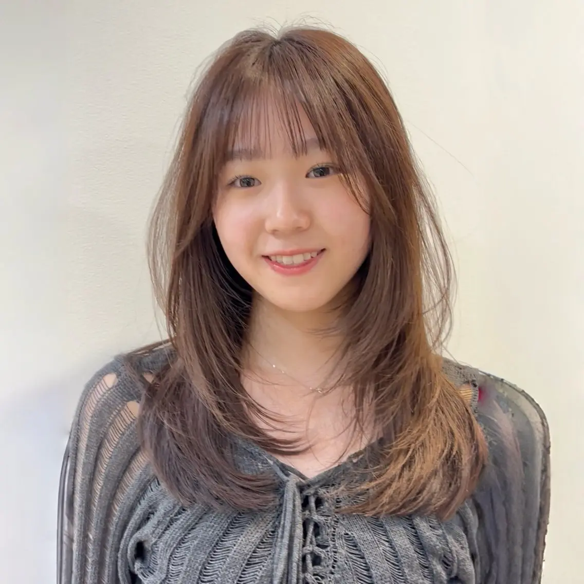 ロング 津上 恵美のヘアスタイル