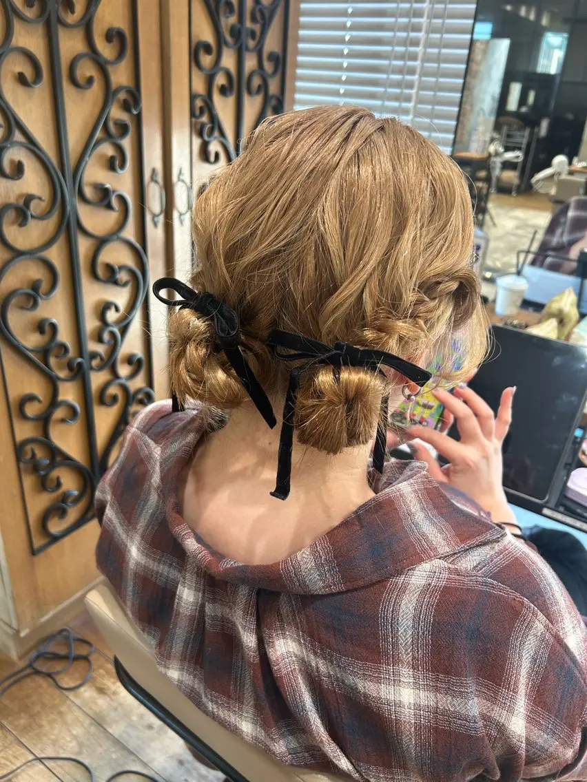 ヘアアレンジ お団子ヘア ヘアアレンジ /カラー和田茉日琉のヘアスタイル
