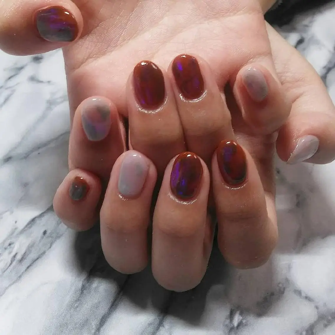 ネイル オーロラネイル べっ甲ネイル キラキラネイル ニュアンスネイル ハンドネイル ハンドケア lylynail YUUKAのネイルデザイン