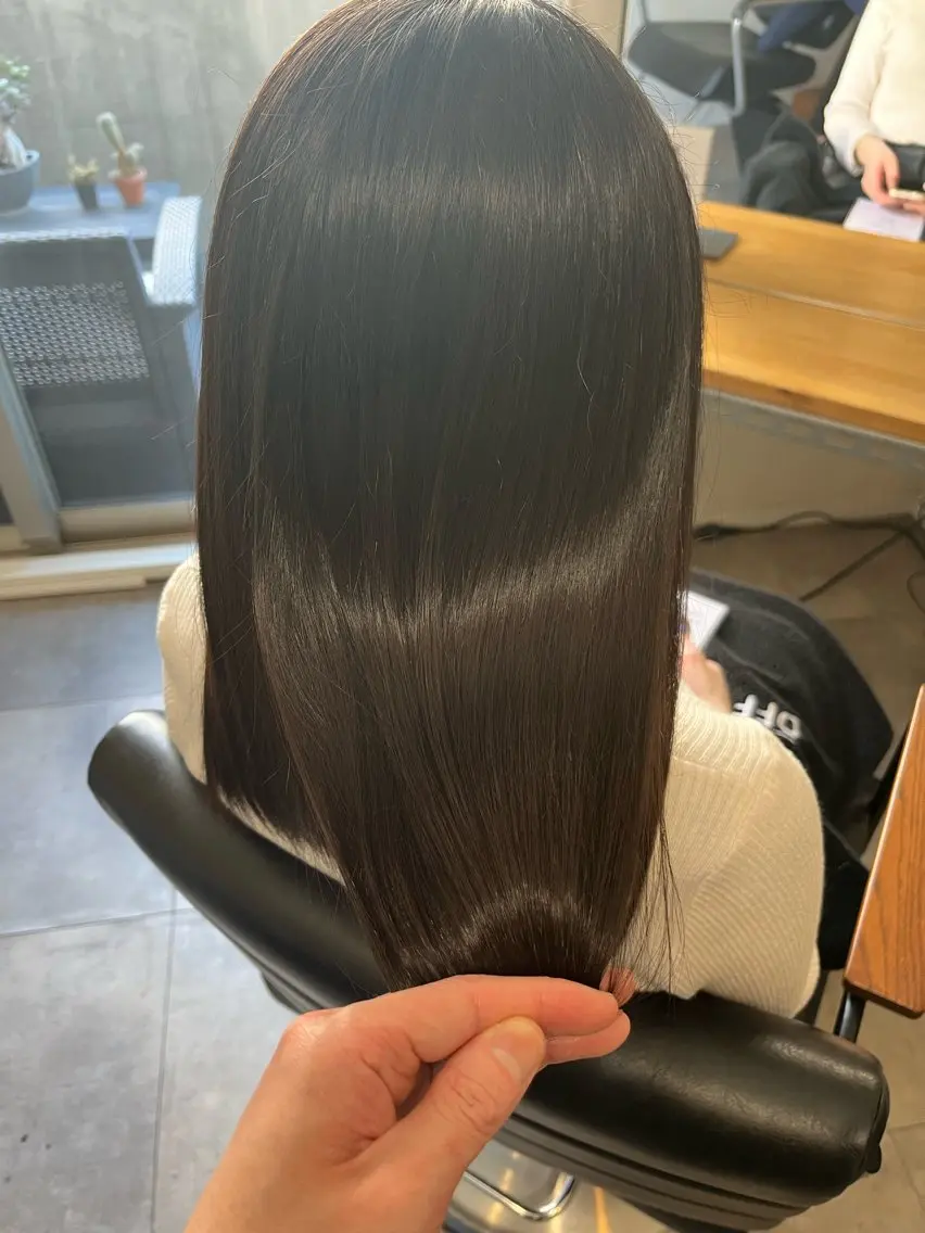 セミロング トリートメント OFF YUYAのヘアスタイル
