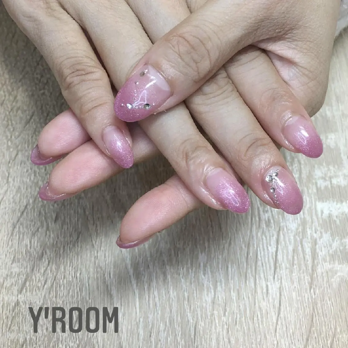 ネイル フラッシュネイル ジェルネイル マグネットネイル ニュアンスネイル ワンカラーネイル ハンドネイル YUKA （ネイリスト）のネイルデザイン