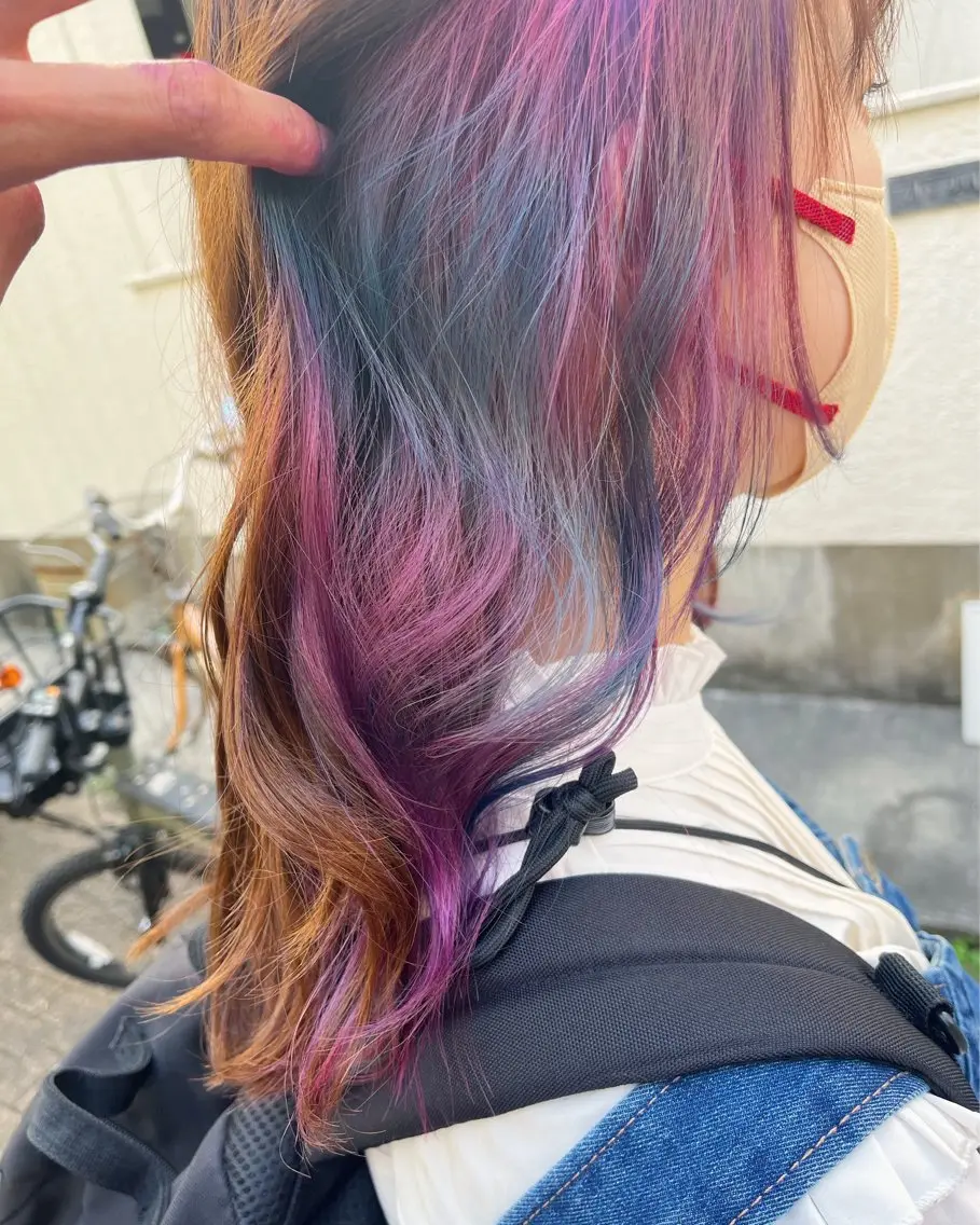 カラー ブリーチ デザインカラー イヤリングカラー ユニコーンカラー カット ヘアカラー トリートメント 原宿サロン代表 デザインカラー伊藤卓のヘアスタイル